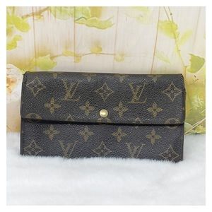 Authentic Louis Vuitton Monogram Sarah Wallet